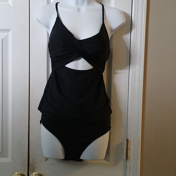 black cut out front black swim suit bathing suit top and bottom  bikiniSz M NWOT - Picture 1 of 7